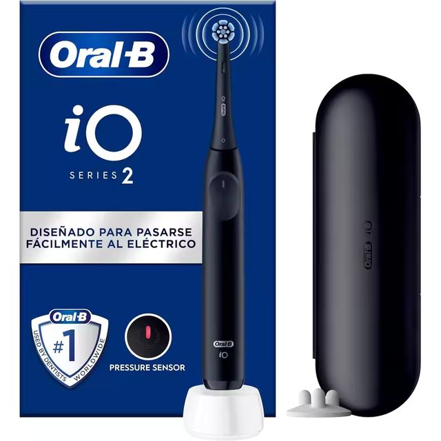 Imagen de la oferta: Oral-B iO 2 Cepillo de Dientes Eléctrico en varios colores; Verde y Negro. incluye 1 Cabezal, 1 Estuche De Viaje y1 Portarrecambios, 3 Modos De Cepillado, Sensor De Presión y Temporizador, Diseñado por Braun