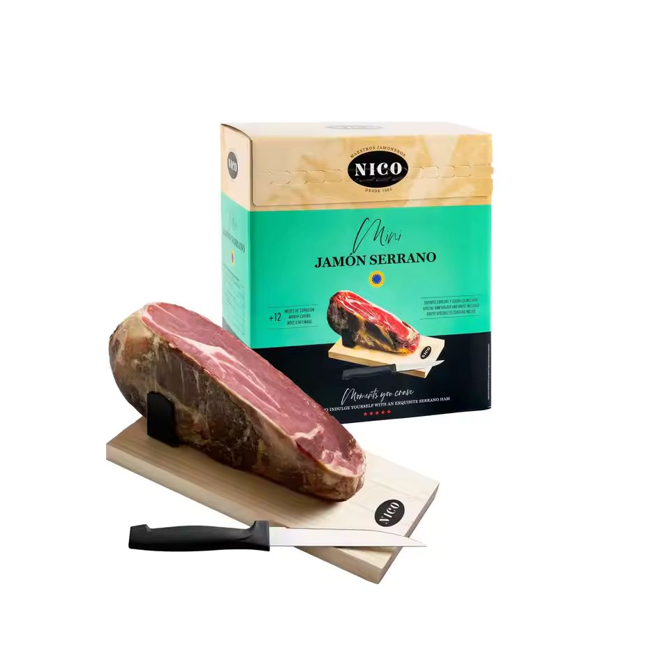 Imagen de: Nico Jamones Pack Mini Jamón Serrano con Kit de Mini Jamonero y Cuchillo - 1 Kg - Curación 12 Meses - Auténtico Serrano - Ideal para Regalo