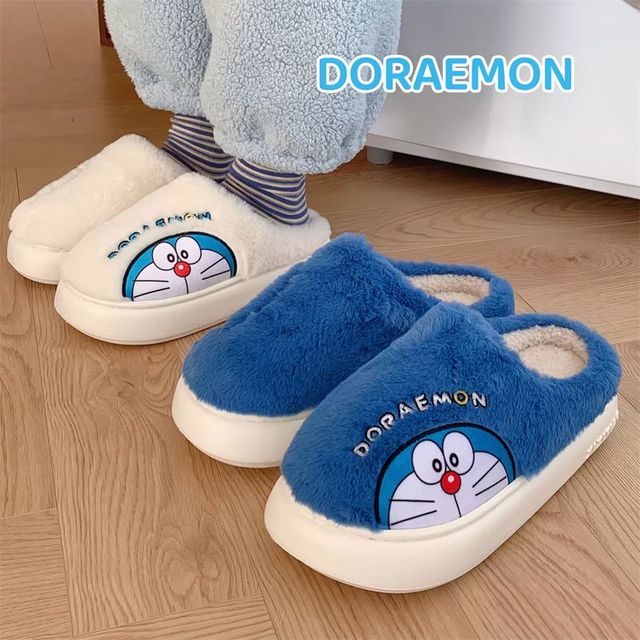 Imagen de la oferta: Zapatillas Doraemon de dibujos animados para mujer, pantuflas cálidas, cómodas y silenciosas, antideslizantes para el hogar, talla 36-45, invierno