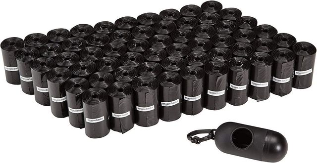 Imagen de la oferta: Amazon Basics Bolsas de basura para perros con dispensador y clip para correa, Sin fragancia, 900 bolsas (60 paquetes de 15)