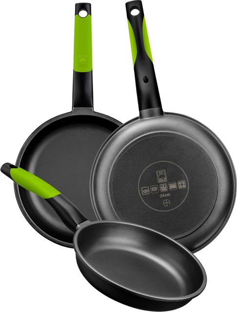 Imagen de la oferta: BRA Prior Set de 3 Sartenes, 18-22-26 cm, Aluminio Fundido Antiadherente, con Dos Salvamanteles Safe Verdes, Aptas para Todo Tipo de Cocinas Incluida Inducción