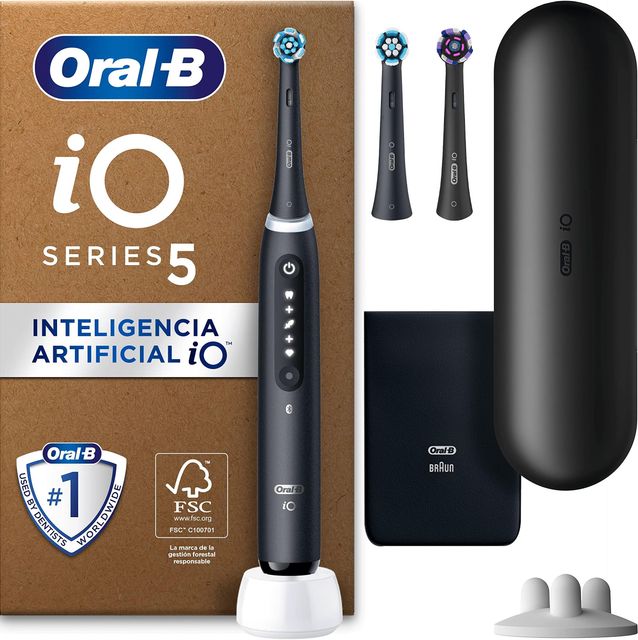 Imagen de la oferta: Oral-B iO 5N Cepillo de Dientes Eléctrico con Mango Recargable, 3 Cabezales y Estuche De Viaje, Diseñado por Braun - Negro , El embalaje puede variar