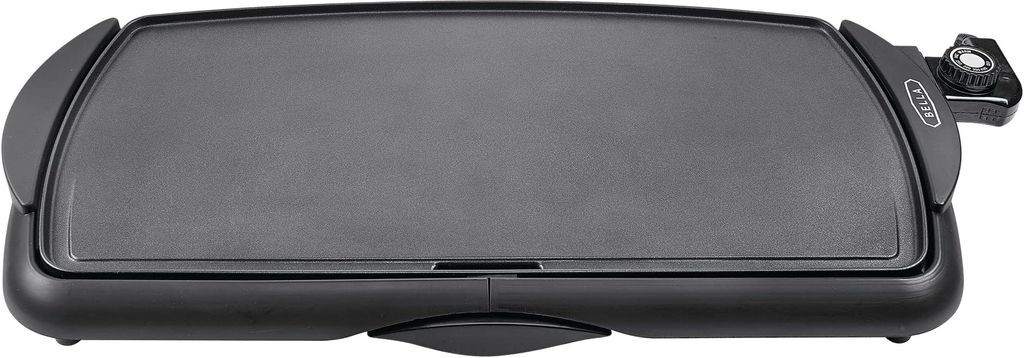 Imagen de: BELLA Plancha Eléctrica de Cerámica de Titanio Antiadherente, Gran Superficie de Cocción Sumergible y Bandeja Grasa Extraíble, Temperatura Regulable, Sin PTFE y PFOA, 27cm x 51cm, Negro