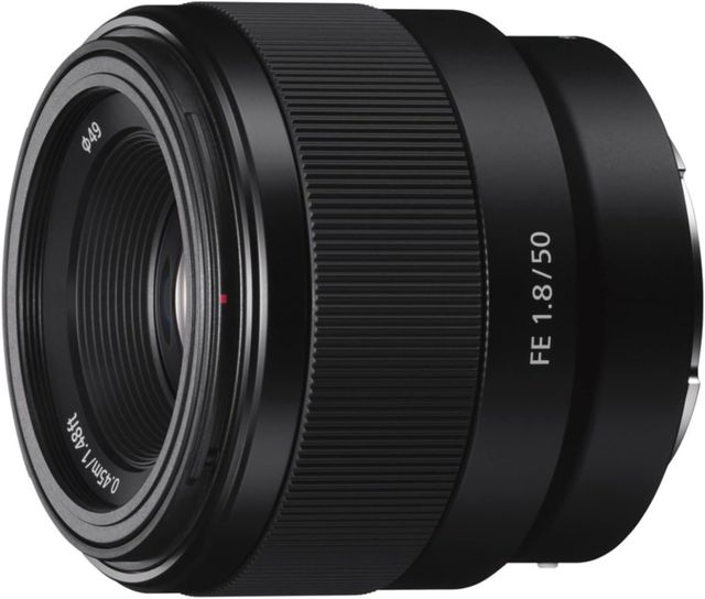 Imagen de la oferta: Sony SEL50F18F Lente distancia focal fija 50 mm F1.8 para Full Frame & APS-C, luminoso con autofoco silencioso, montura E, Ideal para retratos (compatible con serie A7, ZV-E10, A6400, A6700), Negro