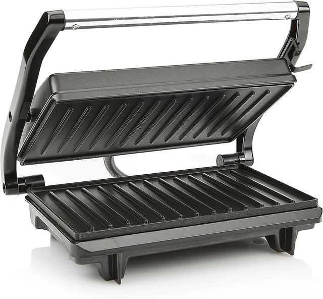 Imagen de la oferta: Tristar GR-2650 Parrilla eléctrica con superficie de cocinado de 22.5 x 14 cm, revestimiento antiadherente, tapa flotante, libre de BPA y PFOA, almacenamiento para el cable, 700 W, Color Negro